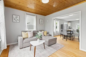 Stylish, Relaxing & Comfy 3 BDR Home